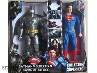 ST294441 - 12 INCH SUPERMAN VS BATMAN FIGURE WITH LIGHT AND SOUND